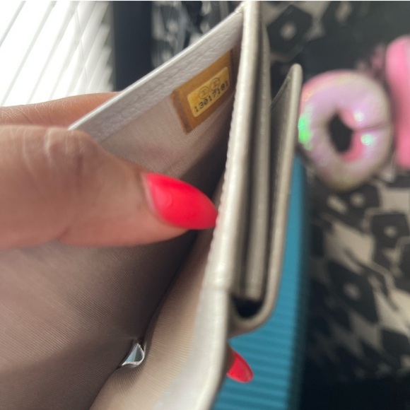 Chanel Silver Wallet with Camellia Design - Picture 3 of 13